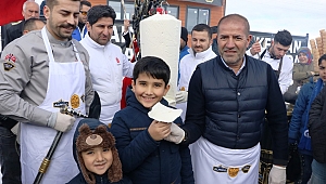 81 İlin 81 Okuluna Maraş Dondurması