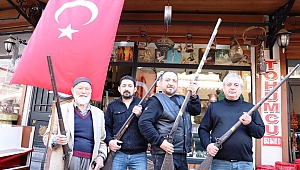 Mehmetçiğe Antika Silahlarla Destek