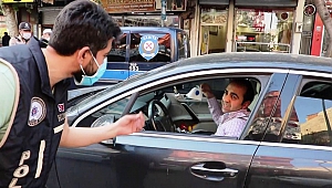 Bu Polisin Maske Uyarısına İtiraz Eden Olmadı