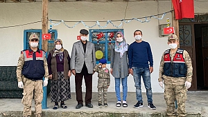 Jandarmadan Küçük Muhammet’e 23 Nisan Sürprizi