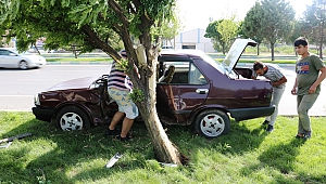 Kahramanmaraş’ta Otomobil Minibüse Çarptı: 2 Yaralı