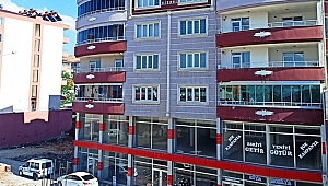 Apartmanın 6'ncı Kattan Düşen Kadın Hayatını Kaybetti