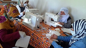 Mahallenin Kadınları Maske Üretmek İçin Gönüllü Oldu