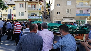 Trafik Kazasında Hayatını Kaybeden Karı Koca Yanyana Toprağa Verildi