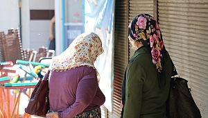 Hırsızlık Yaparken Yakalanan Anne İle Kızına 900 Lira Maske Cezası