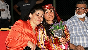 Aşık Mahzuni Şerif’in Kızından Lavanta Şenliğinde Mini Konser