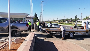 Kahramanmaraş’ta Kamyonet İle Otomobil Çarpıştı: 3 Yaralı