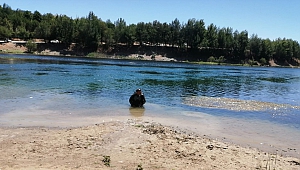 Serinlemek İçin Baraj Göletine Giren Polis Memuru Hayatını Kaybetti
