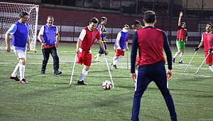 Ampute Futbol Takımı İle Siyasiler Yeşil Sahada Karşılaştı