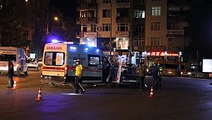 Ambulans İle Otomobil Çarpıştı: 6 Yaralı