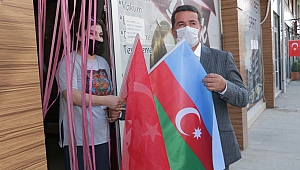 Azerbaycan'a Bayraklı Destek