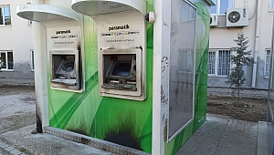 Bankaya Sinirlenip ATM’yi Yakmak İstedi
