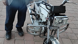 Çalıntı Motosikleti İnternette Satmak İsterken JASAT’a Yakalandılar