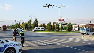 Kırmızı Işıkta Geçenler Drone İle Yakalandı