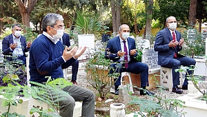 Şehit Öğretmen Hacı Ömer Serin Kabri Başında Dualarla Anıldı