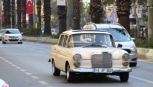 Yarım Asırlık Otomobile Gözleri Gibi Bakıyorlar