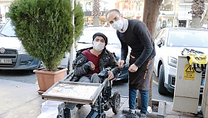 Görenlerin Yüreğini, Engelli Gencin Ayağını Isıttı