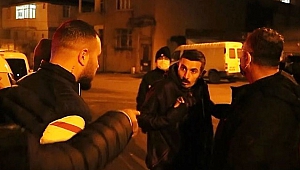 Polis Aracına Çarpan Şahısların ‘Şoför Benim’ Tartışması