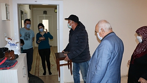 Sağlık Çalışanı Geline Doğum Gününde Pastalı Sürpriz