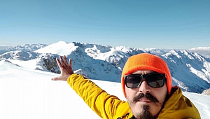 Şehit ve Gazilerin için Berit Dağı'nda Türk Bayrağı açtı