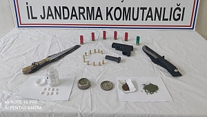 Jandarma Otomobilde Uyuşturucu ve Ruhsatsız Tabanca Buldu 3 Kişi Gözaltına Alındı