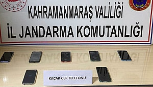 Jandarma Yolcu Minibüsünde Kaçak Telefonlara El Koydu