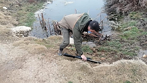 Yakalanacağını Anlayınca Tüfeğini Bırakıp Kaçtı