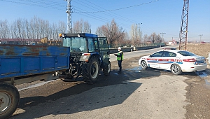 Jandarma Motosiklet ve Traktörleri Denetledi