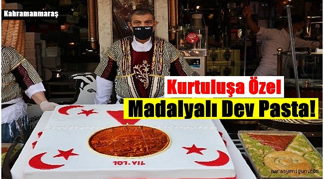 Kurtuluşa Özel 150 kilogramlık Madalyalı Dev Pasta!