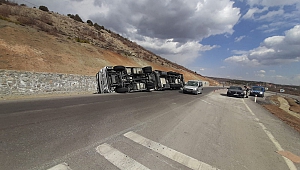 Kahramanmaraş’ta Tır Yan Yattı: 1 Yaralı