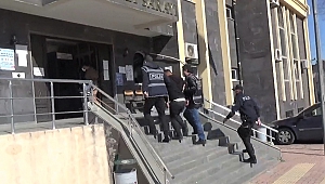 Sahte Savcı Operasyonla Yakalandı