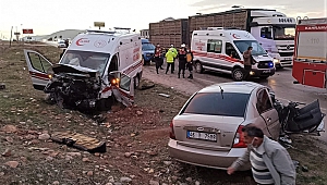 Kahramanmaraş'ta Ambulans İle Otomobil Çarpıştı: 3 Ölü 3 Yaralı