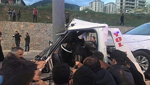 Kahramanmaraş’ta Oto Çekicisi Beton Direğe Ok Gibi Saplandı: 1 Ölü