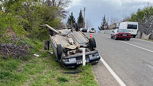Kahramanmaraş’ta Yoldan Çıkan Otomobil Takla Attı