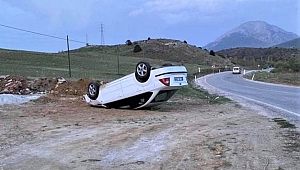 Kahramanmaraş’ta Yoldan Çıkan Otomobil Ters Döndü