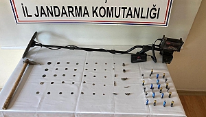 Detektörle Define Ararken Jandarmaya Yakalandı