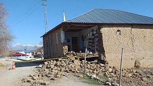 Kahramanmaraş’ta Evi Yıkılan Aile Yardım Bekliyor