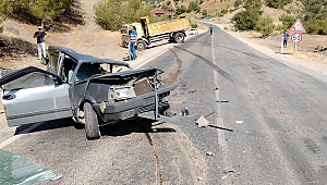 Hurdaya Dönen Otomobilden Sağ Kurtuldular