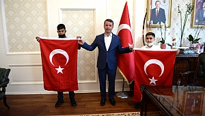 Türkoğlu’nun Türk Bayrağı Sevdalısı Gençleri