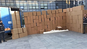 Kargo Süsü Verilen Kamyonette Yakalandı: Tam 2 Milyon 500 Bin Adet