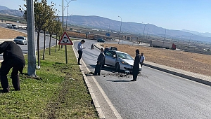 Kahramanmaraş’ta Otomobil Ağaca Çarptı
