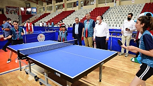 Raketini Kardeşlik İçin Salla Masa Tenisi Turnuvası