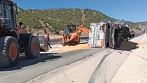 Hububat Yüklü Tırın Dorsesi yan yattı