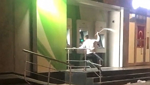Kahramanmaraş’ta Atm’ye Kartını Kaptıran Genç Çılgına Döndü