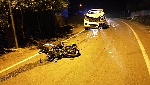 Motosiklet Kamyonete Ok Gibi Saplandı: 2 Ağır Yaralı