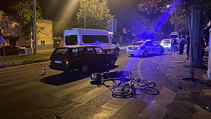Otomobil Elektrikli Bisiklete Çarptı: 1 Yaralı