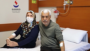 47 Yıllık Eşine Böbreğini Bağışladı
