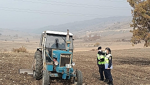 Jandarma Ekipleri Traktör Sürücüleri Tek Tek Bilgilendirdi