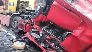 Kahramanmaraş’ta Tır Kamyona Arkadan Çarptı: 1 Yaralı
