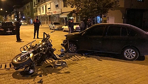 Otomobille Çarpışan Motosiklet Sürücüsü Yaralandı
